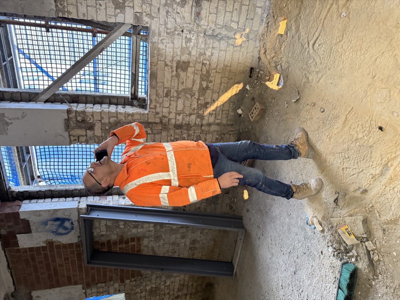 Coordinating trades on site